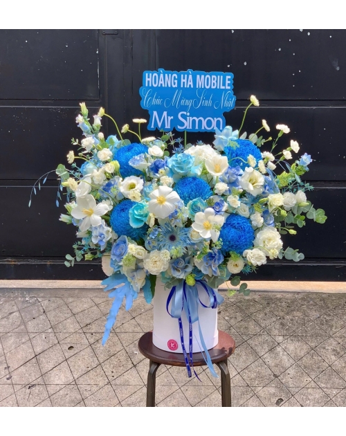 Giỏ hoa xanh dương mix tulip