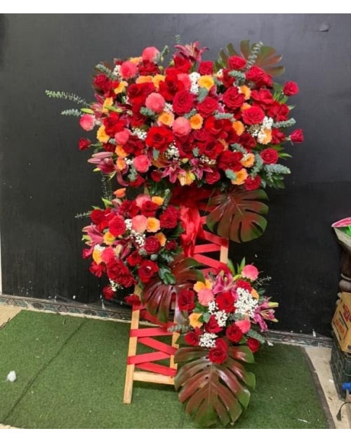 Kệ khai trương tone đỏ 3 tầng 