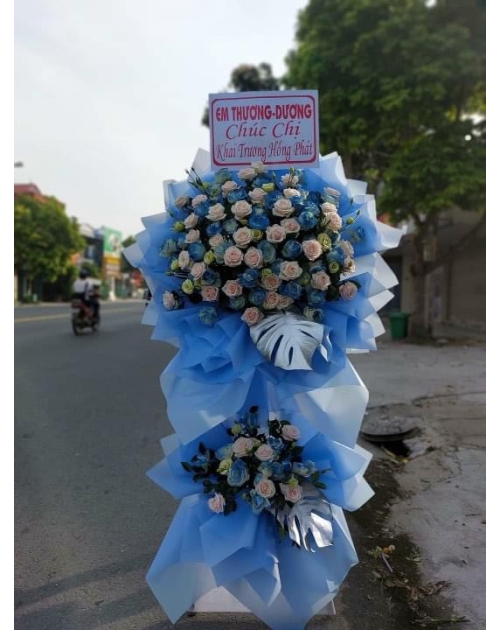 Kệ khai trương tone xanh dương 2 tầng 