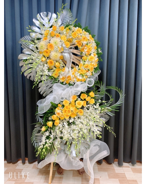 Kệ viếng màu vàng 