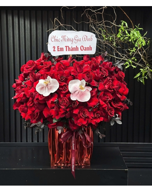 Giỏ hoa đỏ mix hoa lan 