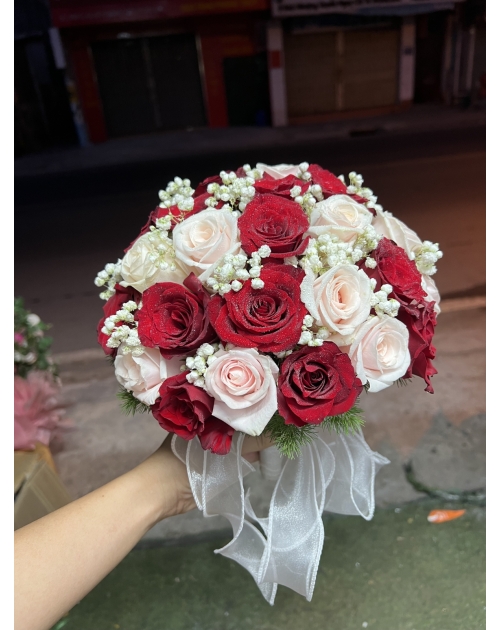 Bó hoa cưới sang trọng rẻ đẹp 