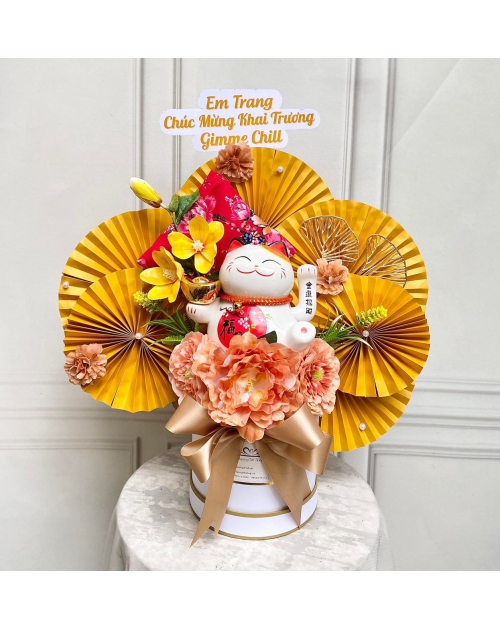 Mèo thần tài màu vàng 