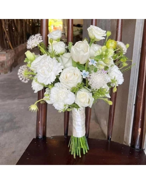 Bó hoa cưới màu trắng 