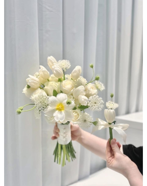 Bó hoa cưới tulip trắng 