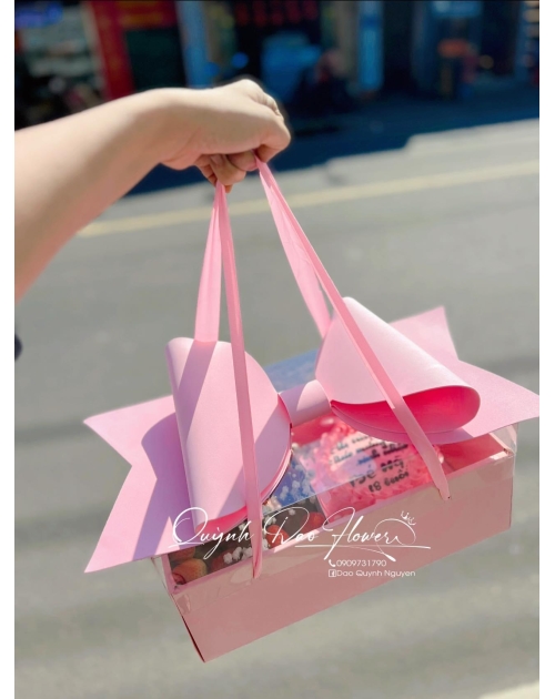 Hộp trái cây kèm bánh kem