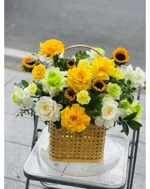 Giỏ hoa chúc mừng Tân Bình, Dĩ An