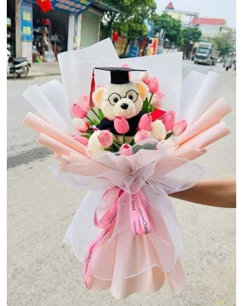 Bó hoa tulip tốt nghiệp kèm gấu 