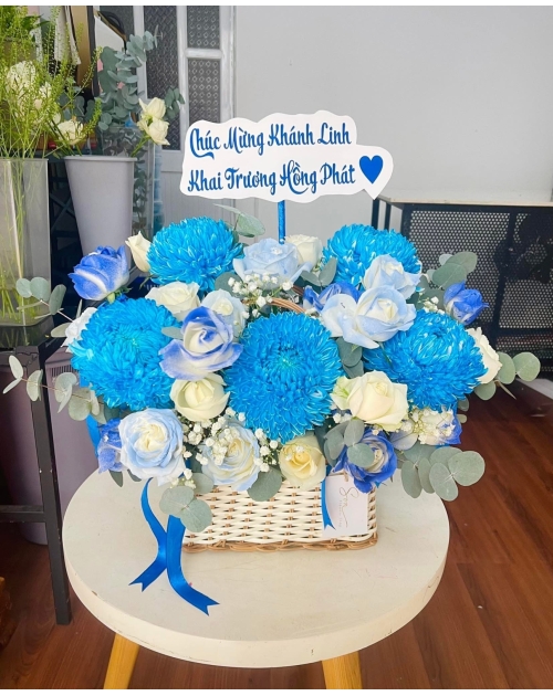 Giỏ hoa cúc mẫu đơn màu xanh 