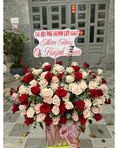 Giỏ hoa tặng thầy cô cho hội phụ huynh