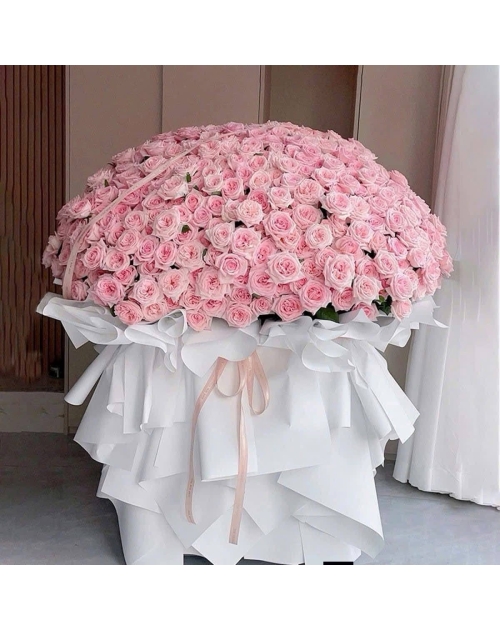 Bó hoa hồng 500 bông khổng lồ