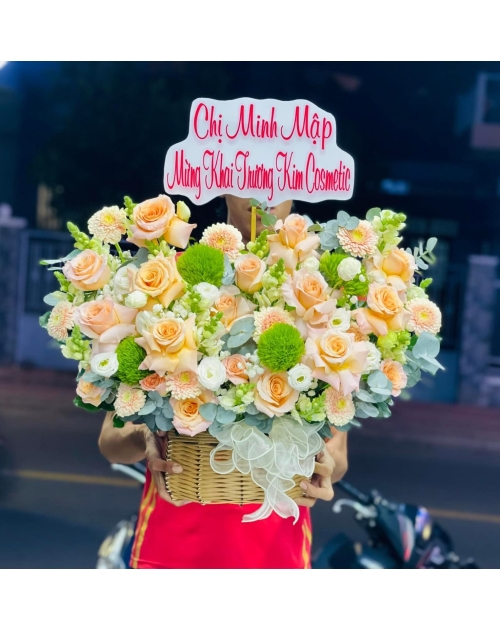 Giỏ hoa mừng khai trương tone vàng 