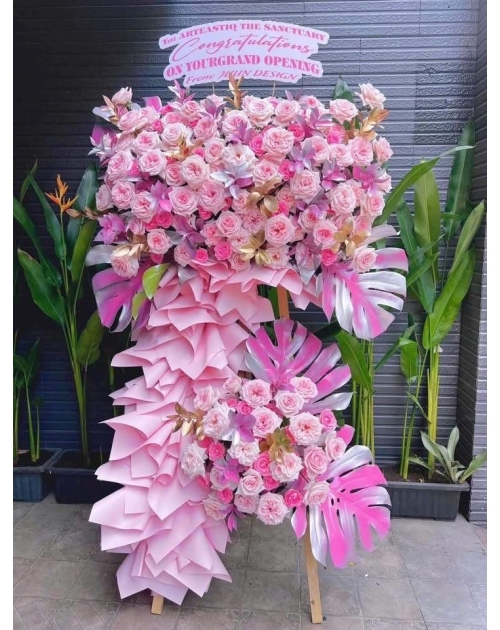 Kệ khai trương màu hồng to đẹp tại TP HCM