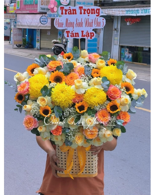 Giỏ hoa màu vàng to đẹp 