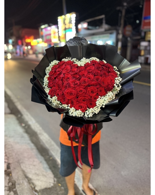 Bó hoa Hồng trái tim 50 bông phôi bi sang trọng 