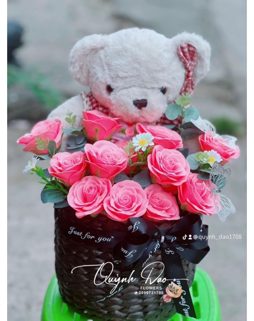 Giỏ hoa gấu bông để bàn tặng sinh nhật 