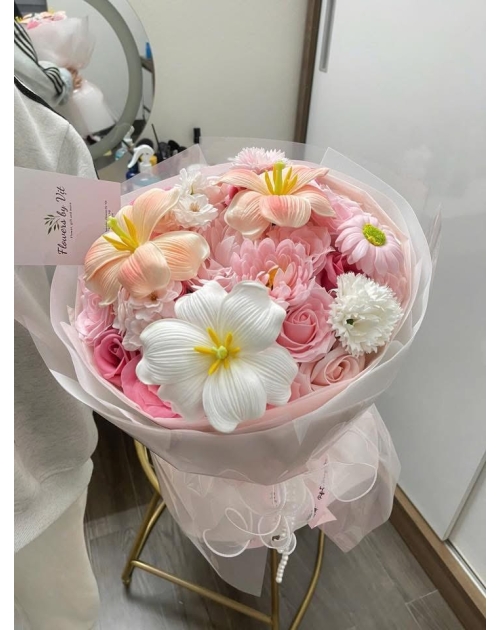 Bó hoa sáp mix tulip tone Hồng kiểu Hàn