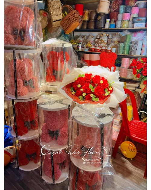 Hop hoa gấu kèm mica