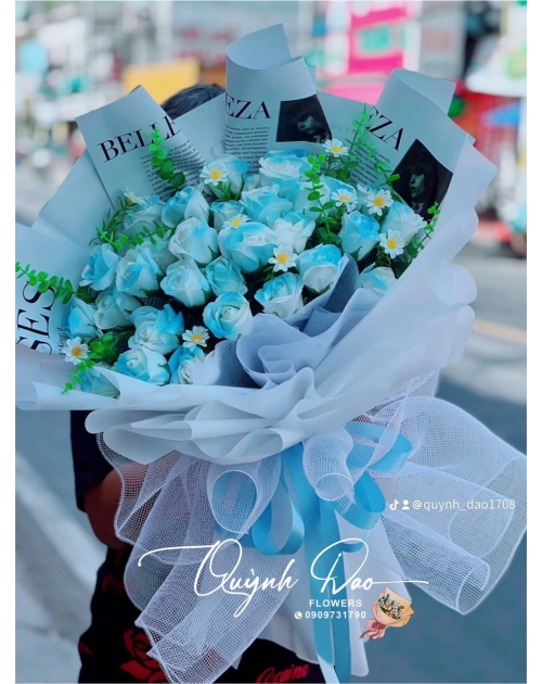 Bó hoa xanh dương tặng lễ trưởng thành 