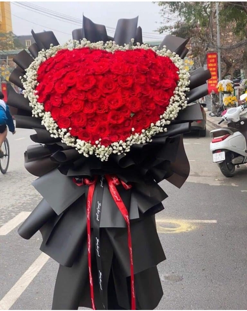 Bó hoa trái tim khổng lồ