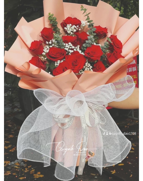 Bó hoa hồng đỏ tặng lễ trưởng thành 