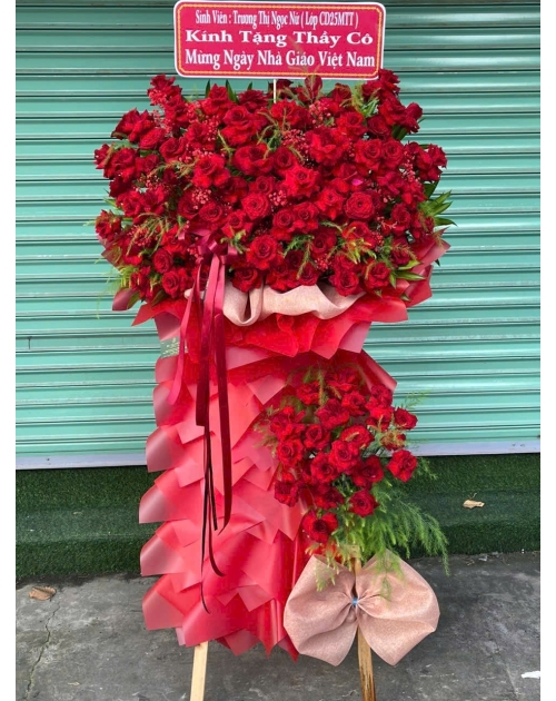 Kệ khai trương đỏ hiện đại thuận an 