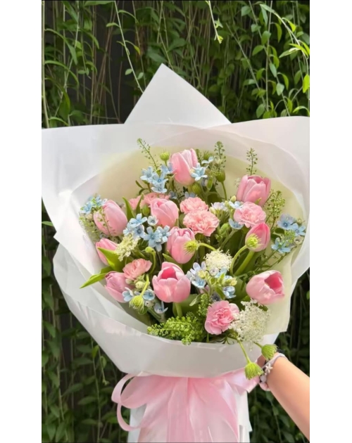 Bó hoa tulip hồng mix lam tinh