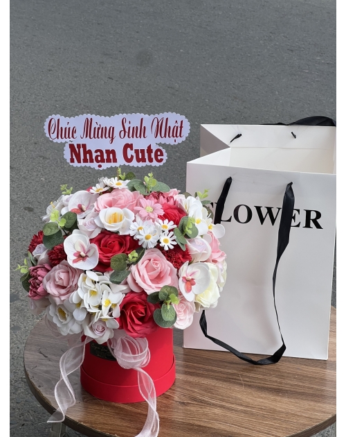 Giỏ hoa khổng lồ