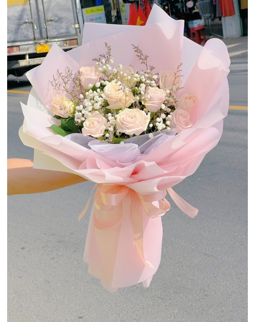 Bó hoa hồng kem nhỏ xinh