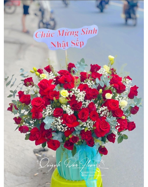 Giỏ hoa hồng đỏ tặng sinh nhật sếp 