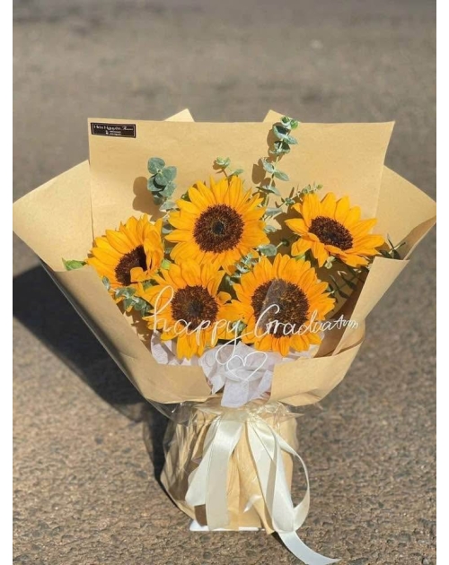 Bó hoa hướng dương 5 bông tại Dĩ An