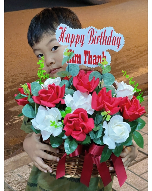 Giỏ hoa sáp nhỏ xinh dĩ an