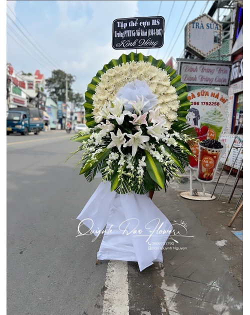 Kệ viếng cúc trắng mix hoa ly