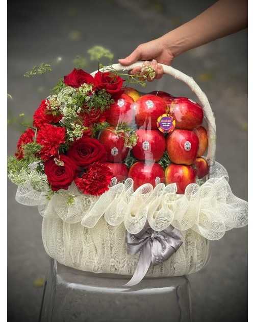 Giỏ táo đỏ thủ Đức 
