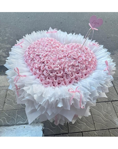 Bó hoa sáp trái tím hồng nhạt 