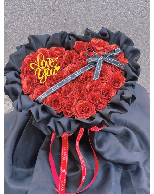 Bó hoa trái tim voan