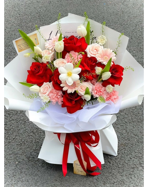 Bó hoa hồng mix hoa tulip