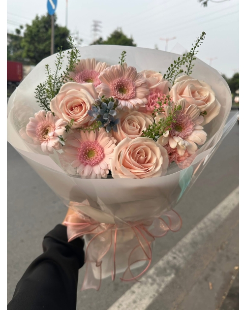 Bó hoa tone hồng nhỏ xinh