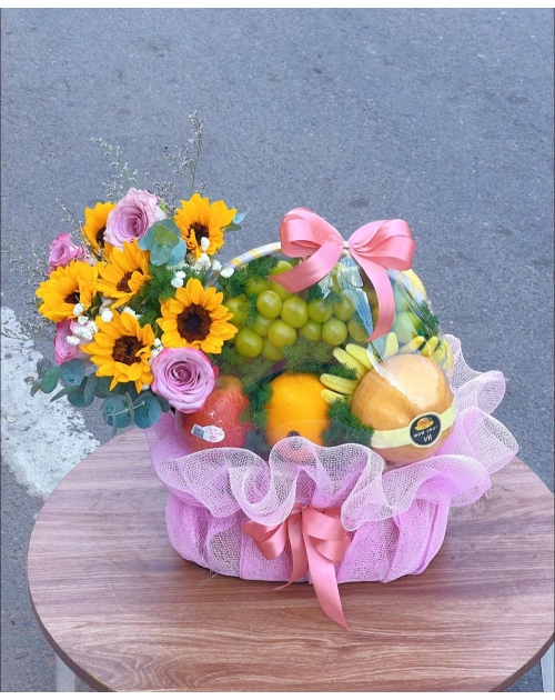 Giỏ trái cây mix hoa hướng dương 