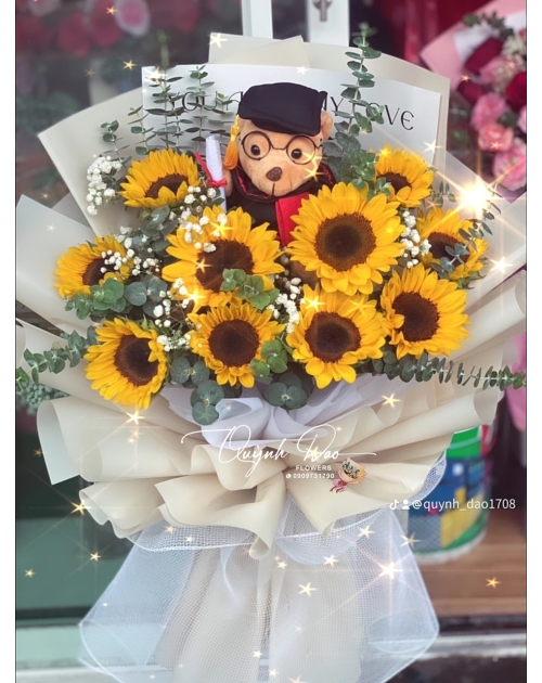 Hoa hướng dương tốt nghiệp bạn ra trường