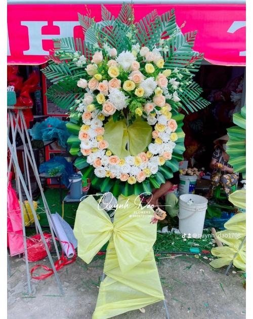 Hoa chia buồn tone vàng 
