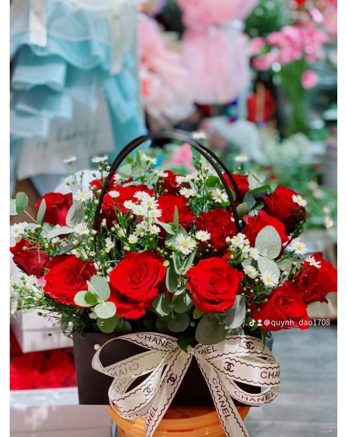 Giỏ hoa Hồng đỏ tặng mẹ 