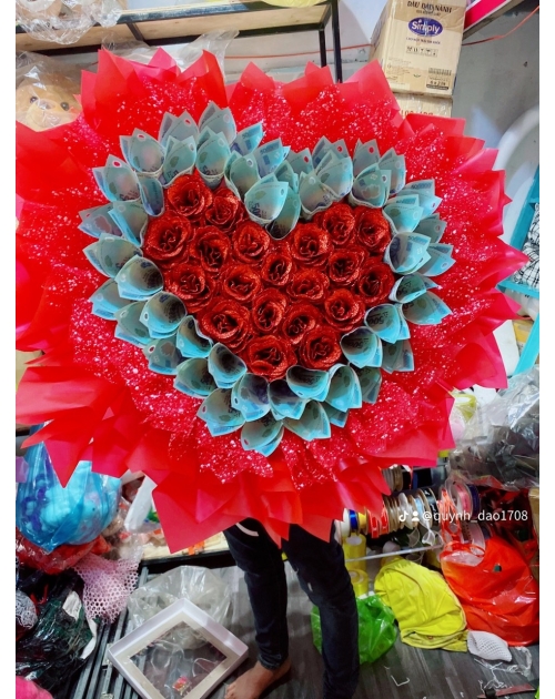 Bó hoa tiền 500k tặng vợ