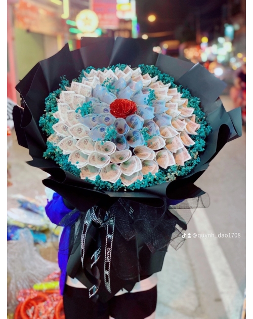 Bó hoa tiền 500k tặng vợ 